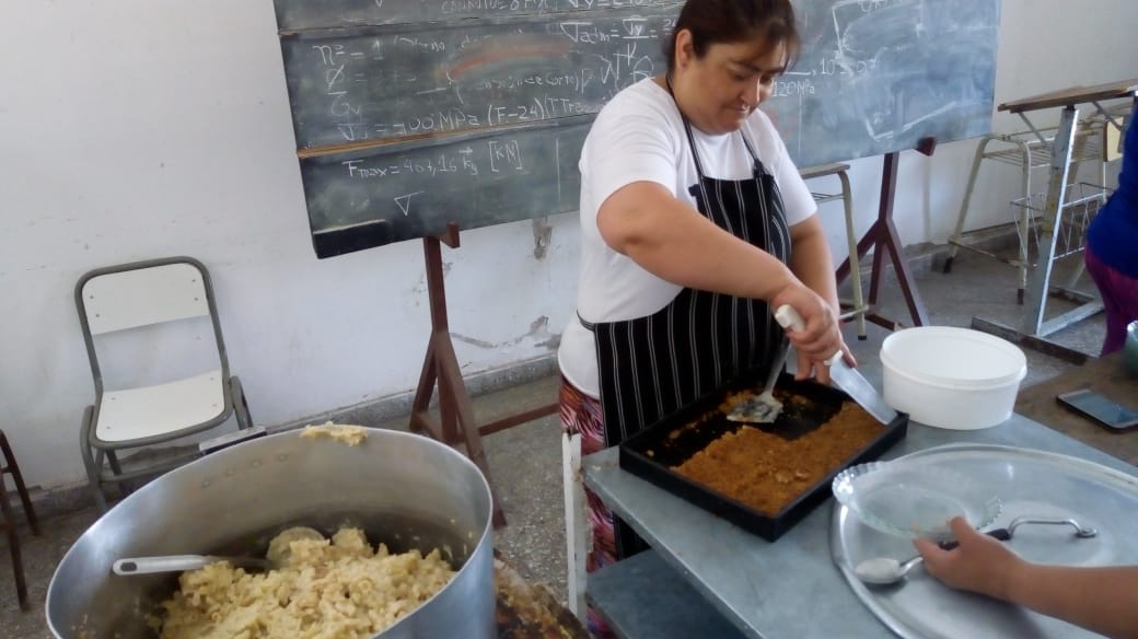 #BuenDomingo para todos...#PolíticasSocioeducativas a full con el Plan Alimentario Salteño en las Escuelas!!
<a href="/GustavoSaenzOK/">Gustavo Sáenz</a> <a href="/matiascanepa/">Matías Cánepa</a> <a href="/fguillesaavedra/">GUILLERMO SAAVEDRA</a> <a href="/patriciapinasco/">Patricia Pinasco</a> <a href="/MEducacionSalta/">Ministerio de Educación de Salta</a> <a href="/SaltaEduca2030/">Salta Educa 2030</a> <a href="/GabineteSalta/">Jefatura de Gabinete</a>