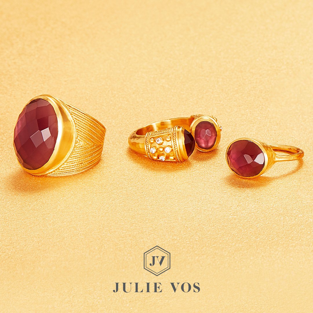 B_Jewelers's tweet image. You had me at bordeaux 🍷

📷@julievos

#fallfashion #ringstacking #julievos