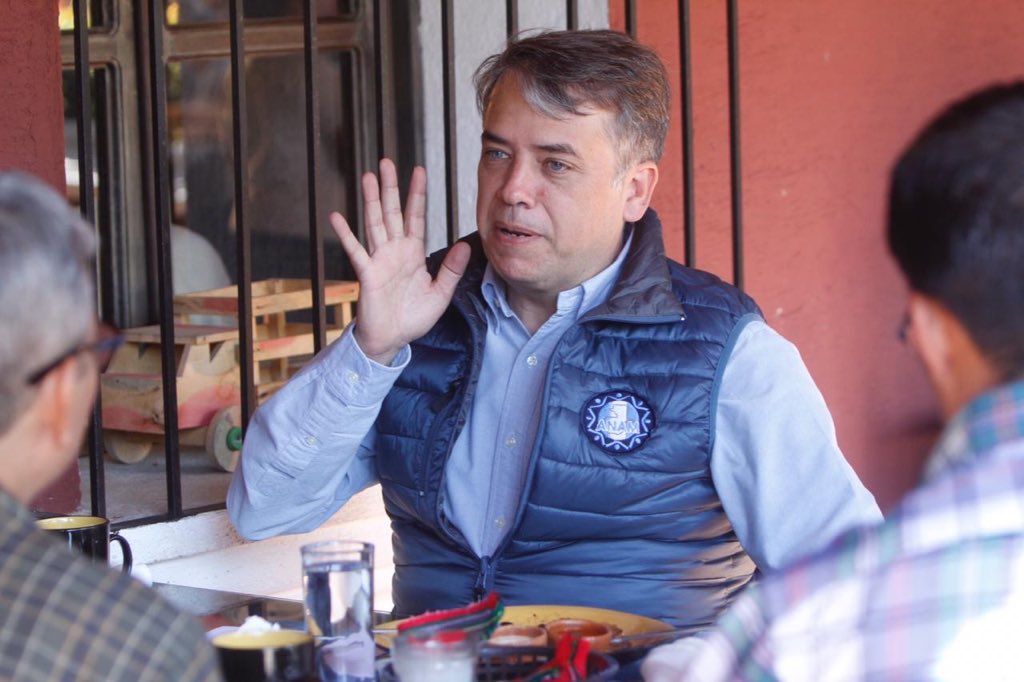 EdwinEscobarGT's tweet photo. Desde muy temprano inicié gira para compartir con alcaldes y autoridades locales en Sacatepéquez, la gira continuará en Chimaltenango. En mi calidad de presidente de @ANAM_Guatemala estoy abordando con autoridades temas de poder local, transición y municipalismo. #PoderLocalAnam https://t.co/KFrS6g3UtN