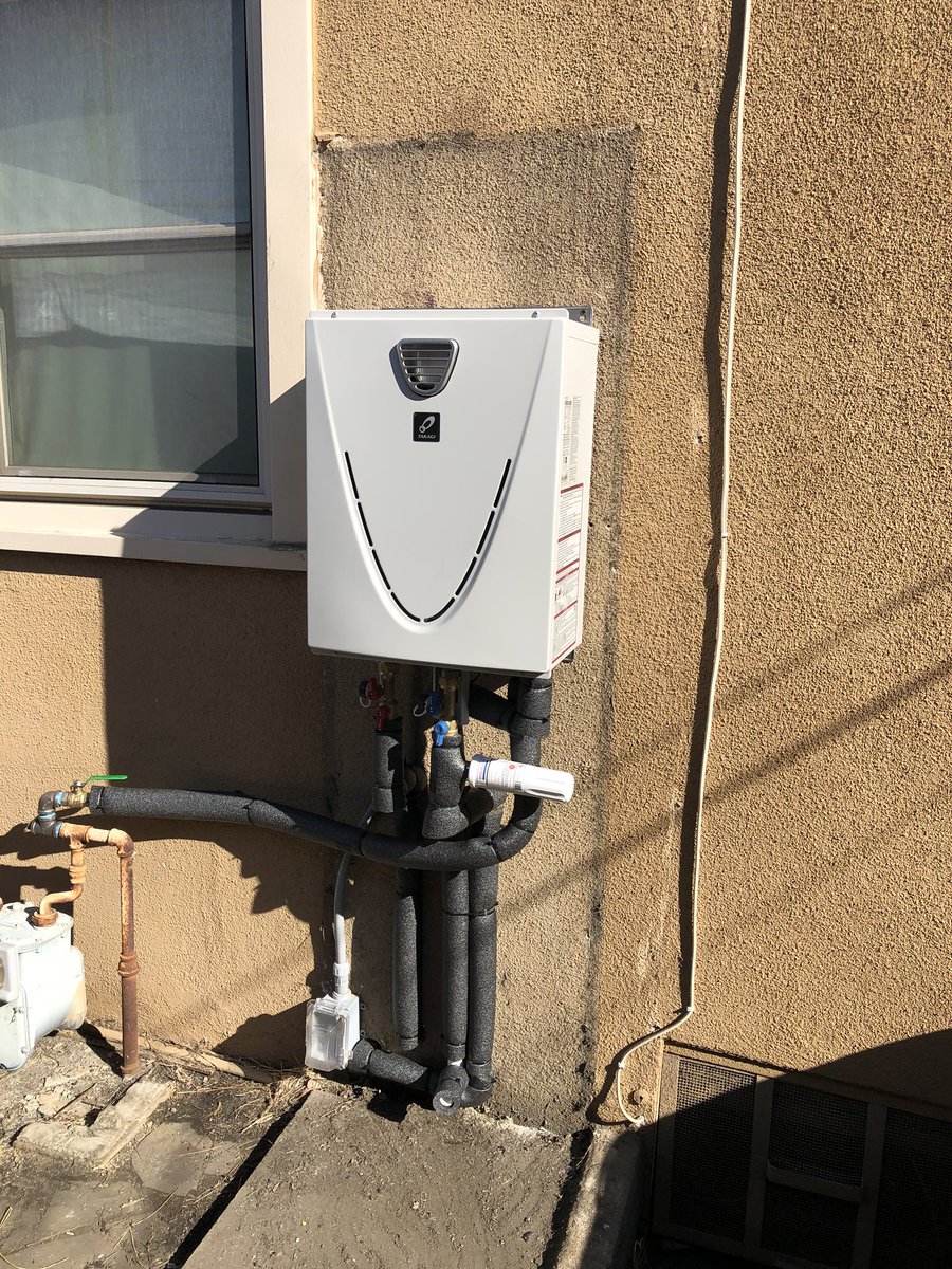 chriscastro2011's tweet image. Takagi Tankless Water Heater on a Saturday! @TakagiTankless @SharkBiteNA