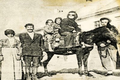 En büyük sanatkâr binlerce hissiyatı, arzuları, meyilleri, yetenekleri olan insanı ruhuyla, aklı  ve kalbi ile işleyen öğretmenlerimizdir.Öğrencisinin kalbine dokunmuş öğretmenler o öğrenciler için sonsuzdur.Hiç unutulmazlar.