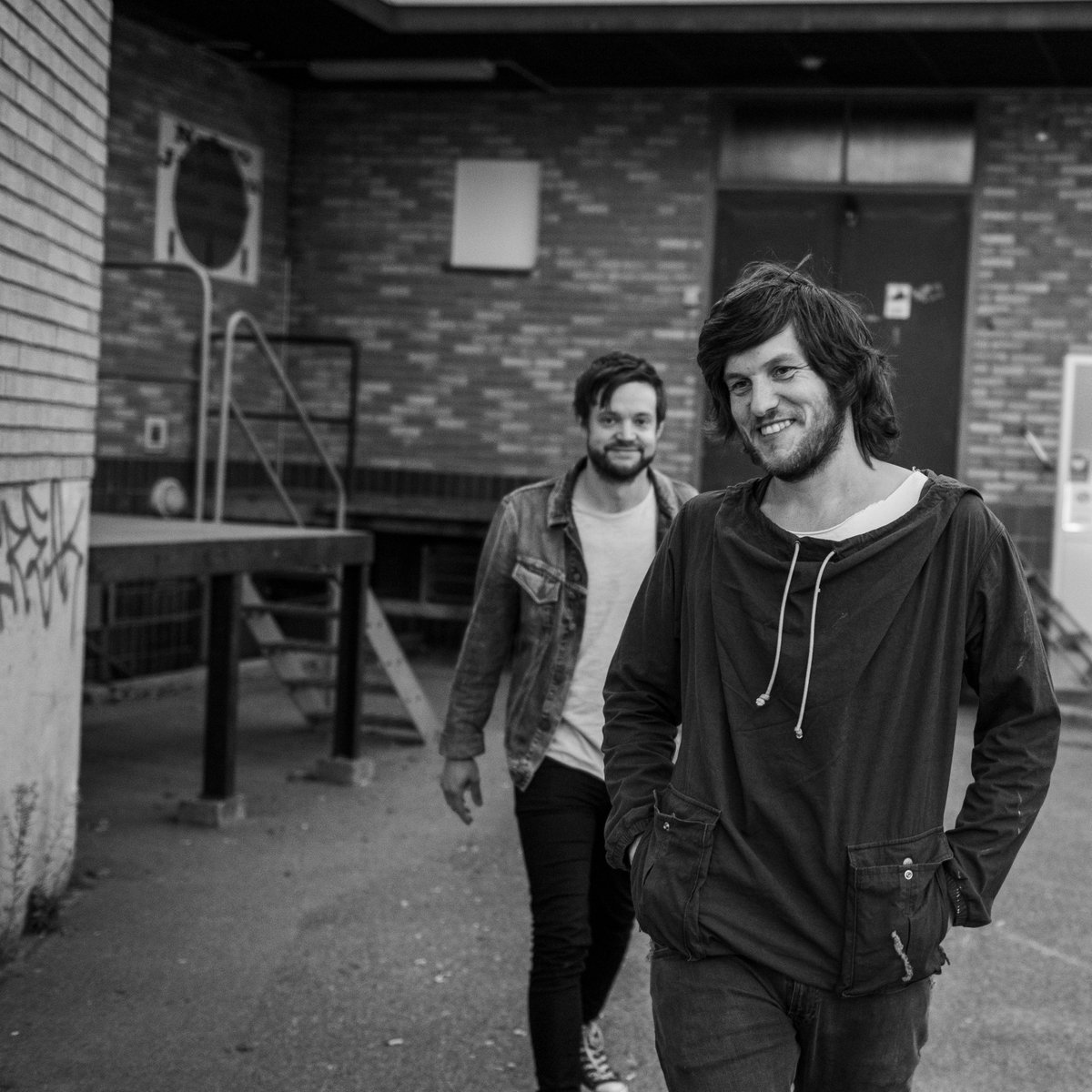 popmanimagasin's tweet image. Avantgardet har gjort ett avtryck på den svenska musikscenen med texter om rådande samhällsnormer och fejkade fasader. Nu är de återigen aktuella med ett nytt album och en miniturné. popmani.se/avantgardet-he…