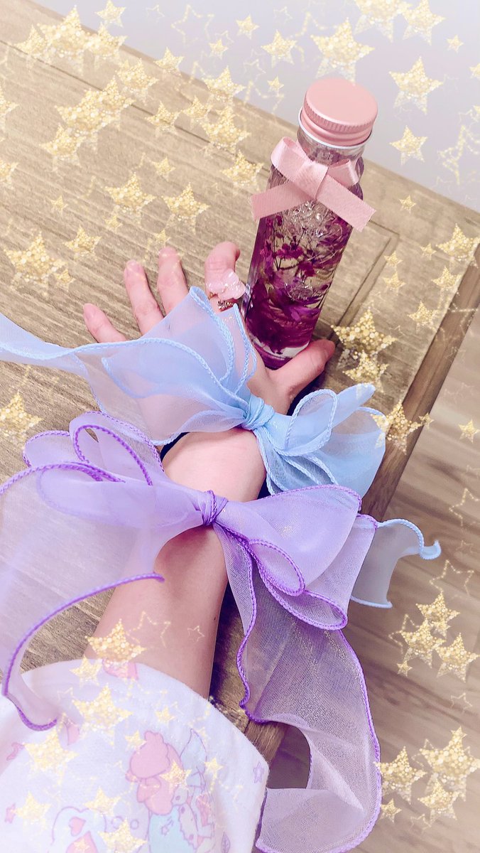 zundoko_tan's tweet photo. 買って見てほしいから、あえてぼかすけど、このページがめちゃくちゃくちゃ好きなの!このポストカードほしいなぁ
サイン会は、かわいいと優しいが溢れていました🧸💕すきぃ…
今日はトートバック2つ目と、迷ってたリボンとかも買い足したヨ✌🏻
#佐藤すみれ
#Violetsugarcream https://t.co/NwK9cIcXmV