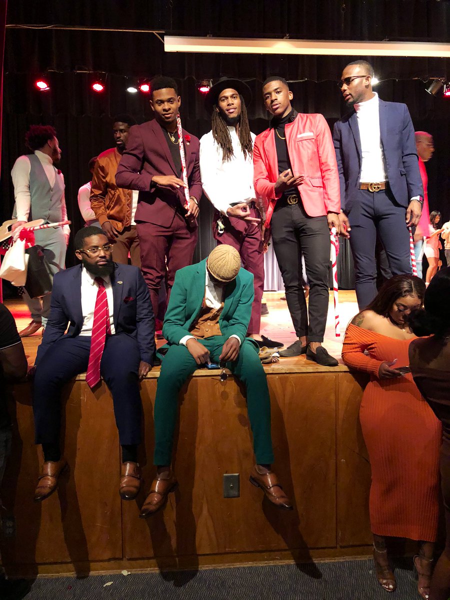 SuaveGuy_Damo's tweet image. Yo Congrats to the Spring’18 13 P.O.D , on our Neo’s . Now the teaching really begins ! ♦️#Prophytes 😎