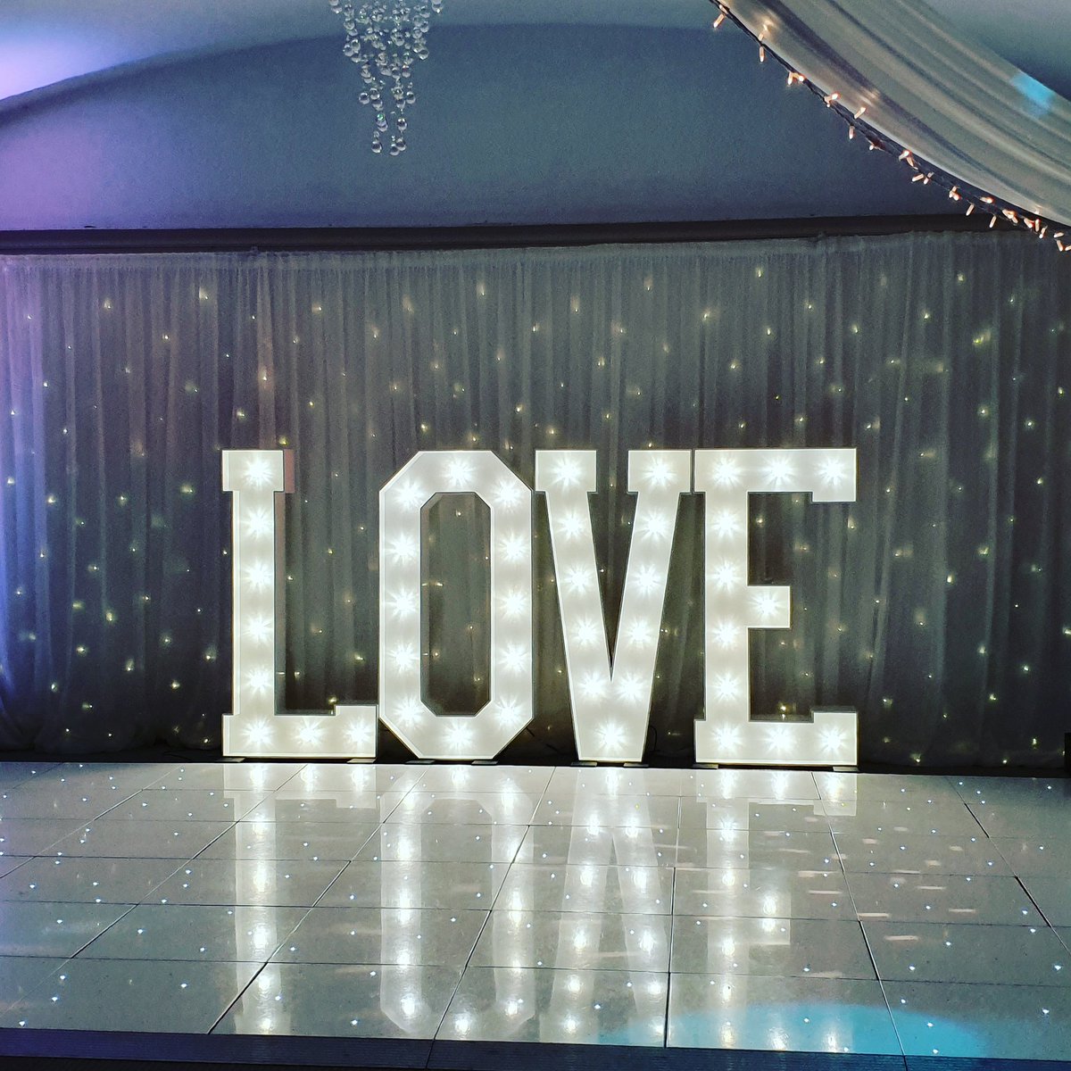 EventCameron's tweet image. Love Sign and Magic Mirror hired out for a wedding in Surry in September