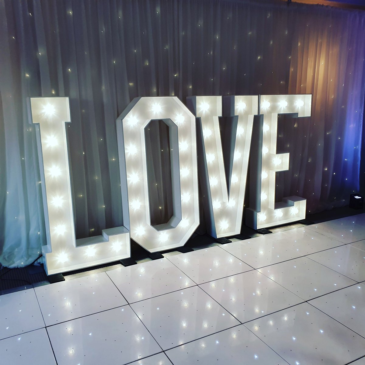 EventCameron's tweet image. Love Sign and Magic Mirror hired out for a wedding in Surry in September