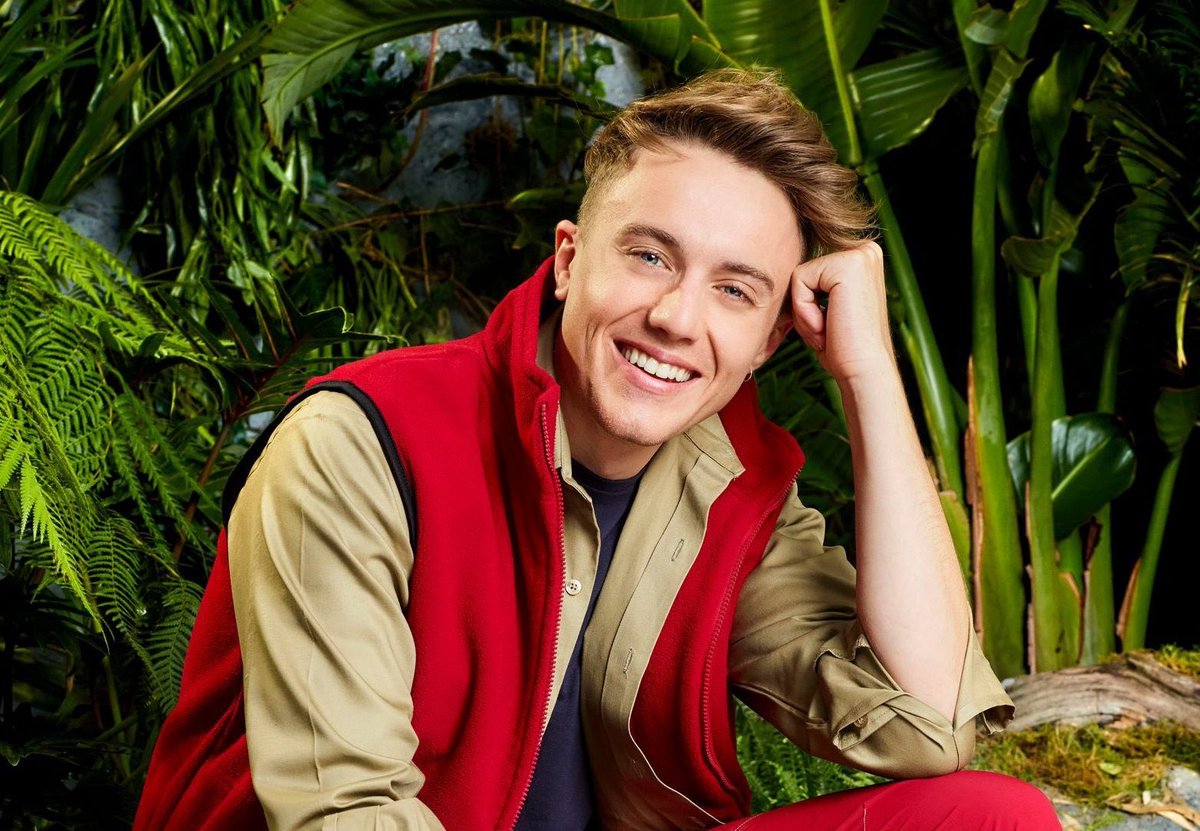 imacelebcliffff's tweet photo. why my boyfriend thinks I watch I’m a celeb vs why I actually watch I’m a celeb #ImACeleb #teamcliff ❤️ https://t.co/aJmYHvjtVv