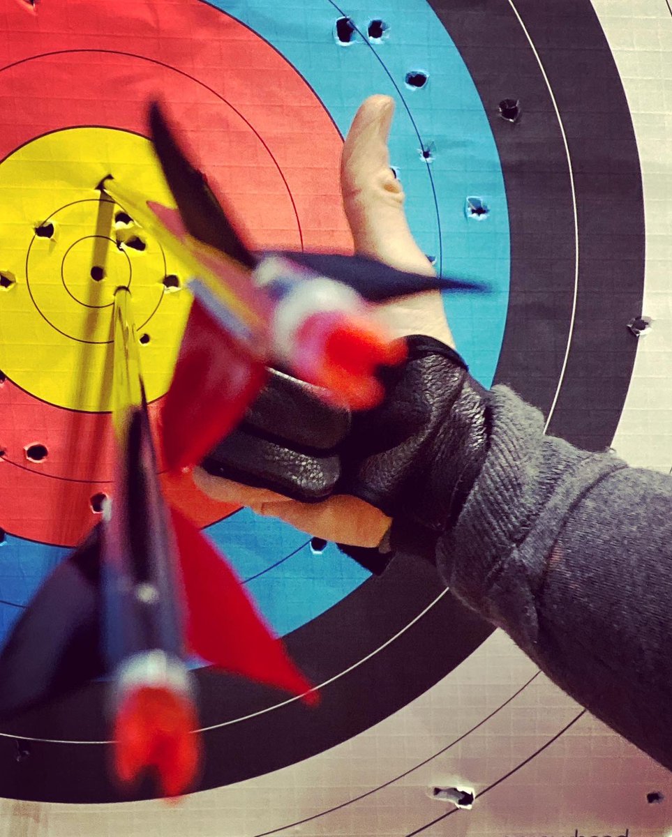 hari_miller's tweet photo. Despite how this looks I did not shoot @Fifibristol in the arse. And the new arrows get the thumb of approval. https://t.co/LeL5aydgie