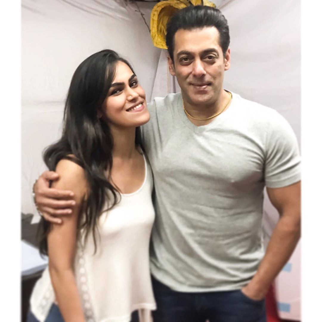 mystery0725's tweet photo. Mitali Pradhan[Choreo]: One With My Favourite Human!♥️@beingsalmankhan 
#pandeyji 👨🏻 #salmankhan #hero #chulbulpandey
#dabangg3 #whenhesmiles 
#radheradhe #abouttoday #happiness https://t.co/PYwFA8SrKD