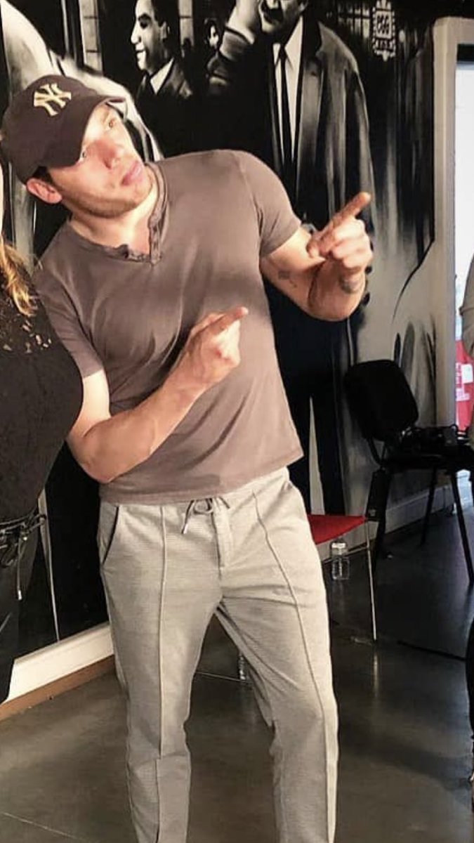 hannahpolinbee's tweet photo. Doms trousers have got me like😱😏😮 #lovefordom https://t.co/bXYo8orP6N