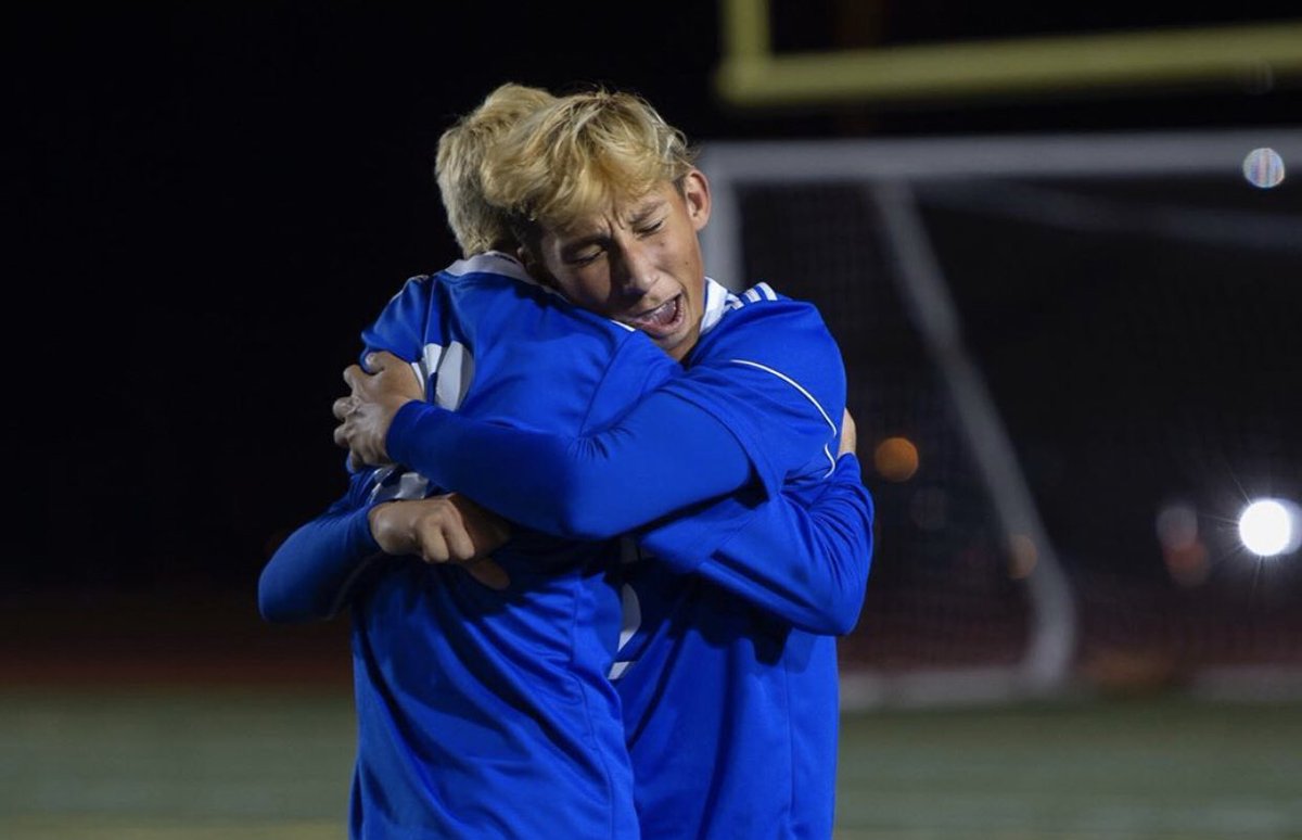 It had been 39 years since  @HallWHAthletics last won a boys soccer state title. That changed yesterday, as the Warriors beat Greenwich 3-1 to win the Class LL championship.  https://www.courant.com/sports/high-schools/hc-sp-hall-greenwich-boys-soccer-20191123-20191124-ozzvlz24yfhcdnfhe27jflvuxe-story.html#nt=oft-Double%20Chain~Feed-Driven%20Flex%20Feature~breaking-feed~unnamed-feature~~7~yes-art~automated~automatedpage