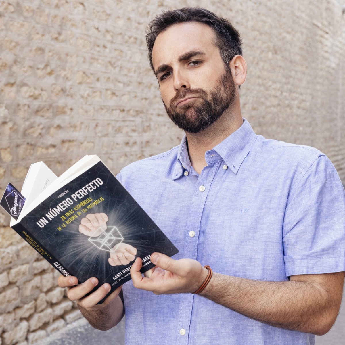 SantiGarciaCC's tweet image. Hace 2 años publiqué esta cosita. Ha crecido mucho y espero que con el tiempo seamos familia numerosa. 🧙‍♂️📚
#unnúmeroperfecto 
📷instagram.com/anabananaphoto…
➡️amazon.es/dp/8441538956/…