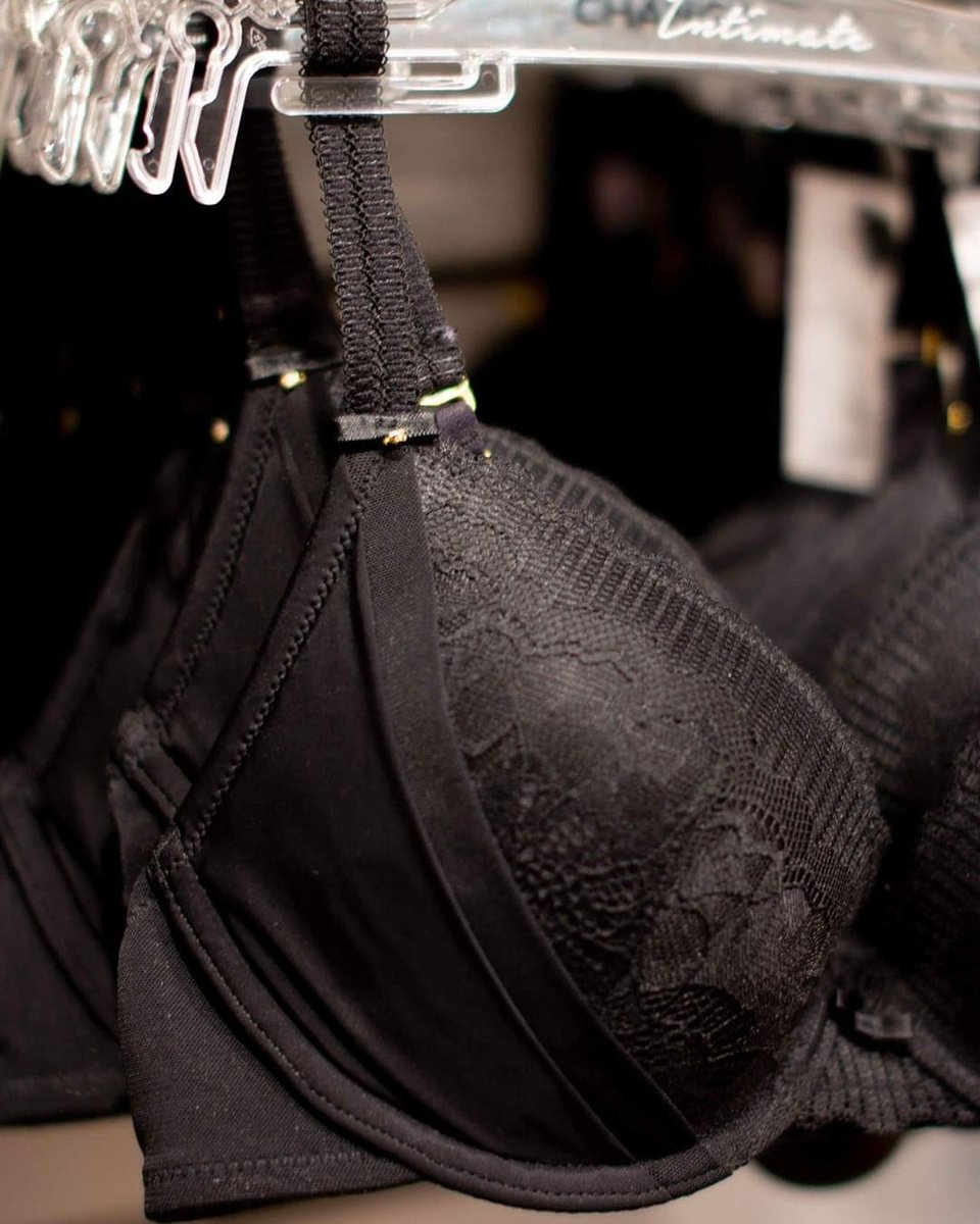 ChangeLingerie's tweet photo. Black, soft, lifting, beautiful lace and elegant details - do you recognize this beauty? This is Mariah - bra that will boost you up! 😉🖤Are you ready for Black Week?🖤 Stay tuned for our amazing Black Friday deals! 🔥 https://t.co/F1CbW4t3gd