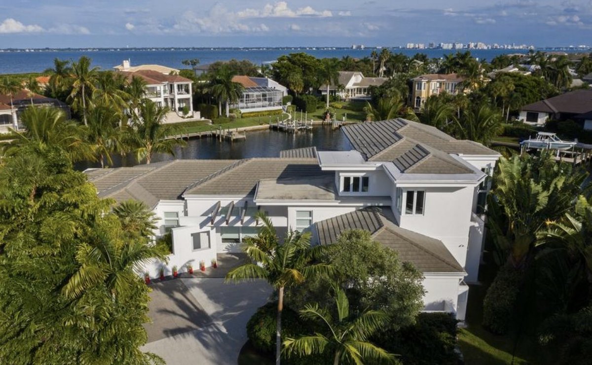 tbenderphoto1's tweet photo. #HTPhotoGallery #HTDrone
Modern minimalism home in #LongboatKey, #Sarasota, on market for $3.9M Two-story custom home designed by #JohnPotvin emulates #modernminimalism a #laMarieKondo
https://t.co/FzZj484QpO
#ReadAllAboutIt by #MarshaFottler
https://t.co/zYjQNm1M0l https://t.co/Y0fbI3Psmu