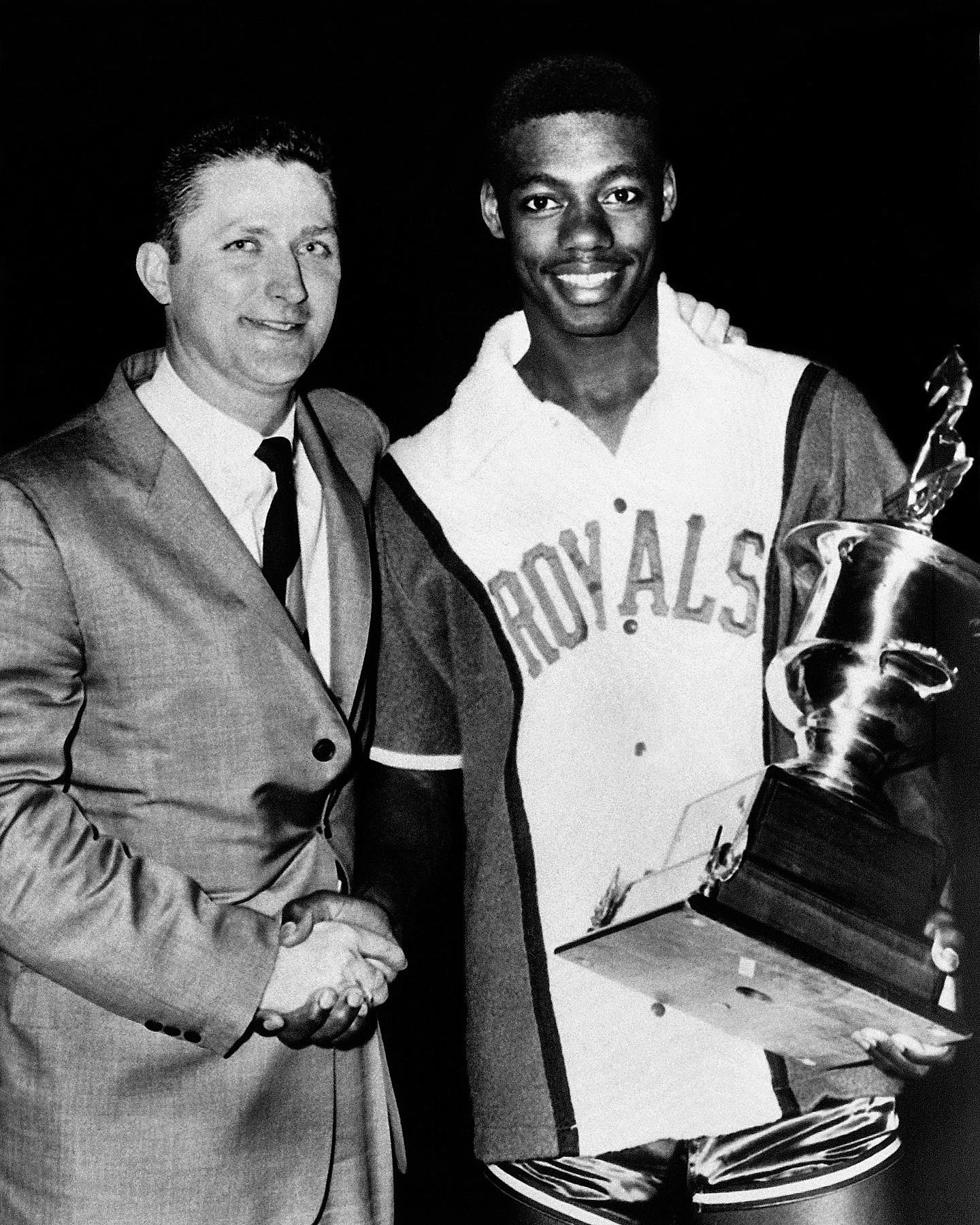 Happy 81st Birthday to 12x & 3x MVP (1961, 1964, 1969)... Oscar Robertson! 