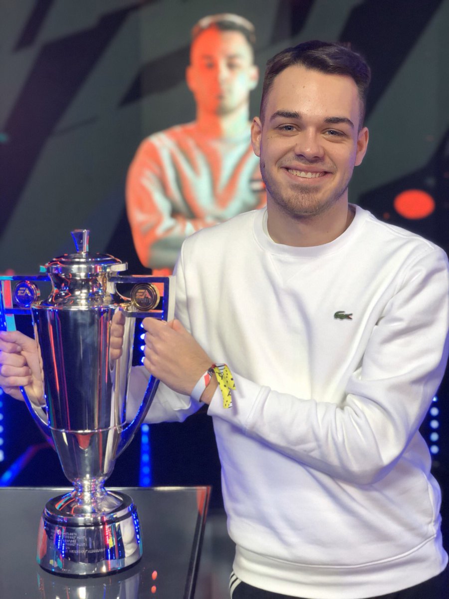 Im so happy, finally won a trophy! ❤️

Words honestly can’t describe how I feel!🙏🏻