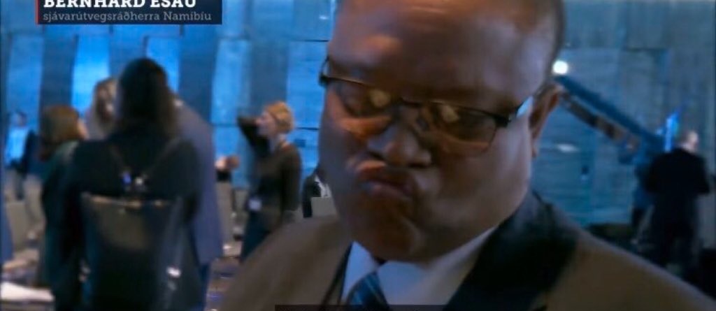 ddmanuel_'s tweet image. The level of "thieving" this Esau guy's at though?😂🤦🏾‍♂
Correction: "I don't know" Kahili, 2016 as cited by Bernard Esau, 2019. 
I hate plagiarism🤕🚶🏾
#fishrotfiles #FishRot #stoptherot