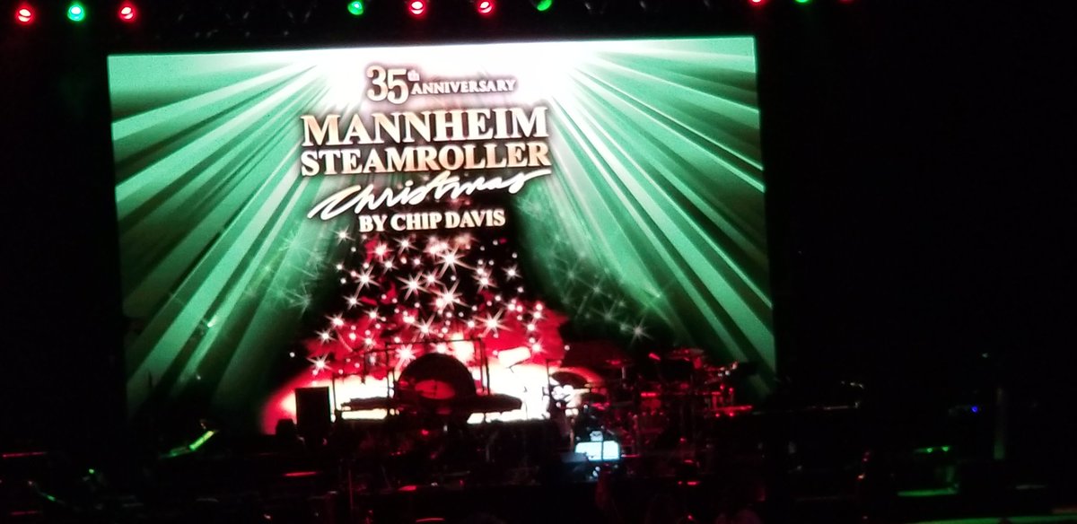 Waiting for #MannheimSteamroller to begin at the #fabulousFox!