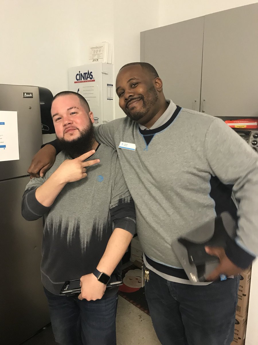 BiscayneStore's tweet image. #BayFlow would like to congratulate Jess, Chris, &amp;amp; Anthony for becoming Business Experts! From taking initiative &amp;amp; finalize the sale. Never quitting &amp;amp; never settling.🖌📊💼@jrluna11 @efrenfavela @Sumitra_Coote @preciouszmoment @_EfrainEspinoza @Mr_Ely_Gonzalez @JasonJj5839