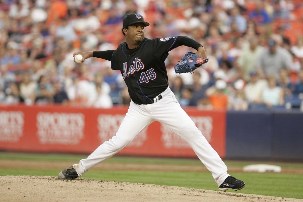 Marcus Stroman on X: We need to bring the black jerseys/hats back  every-so-often. Those are one of my favorite uniforms of all time. What  y'all think!? @Mets  / X