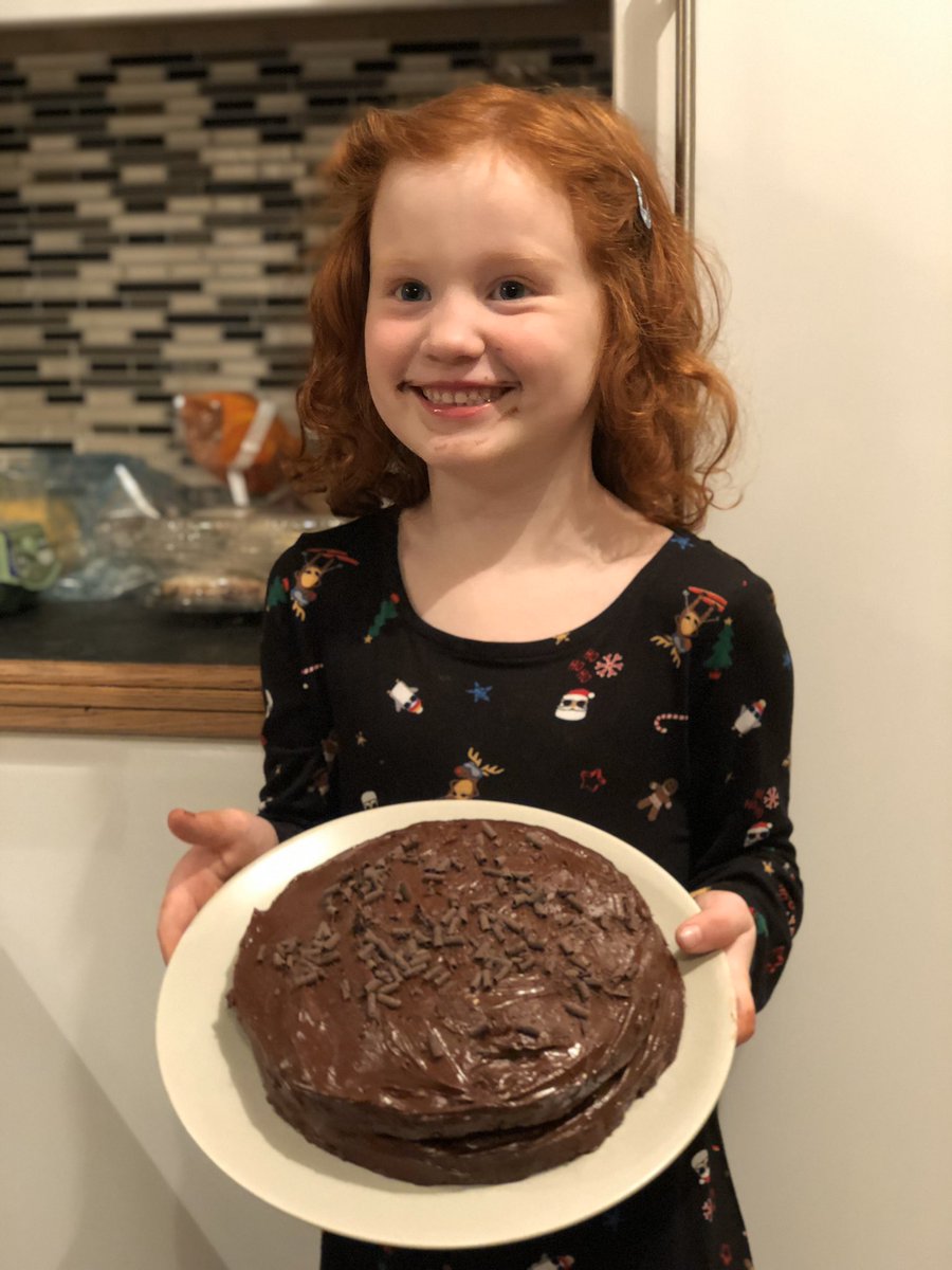 Mirren was happy to get stuck into her cake baking  homework task @MrsScottkwps