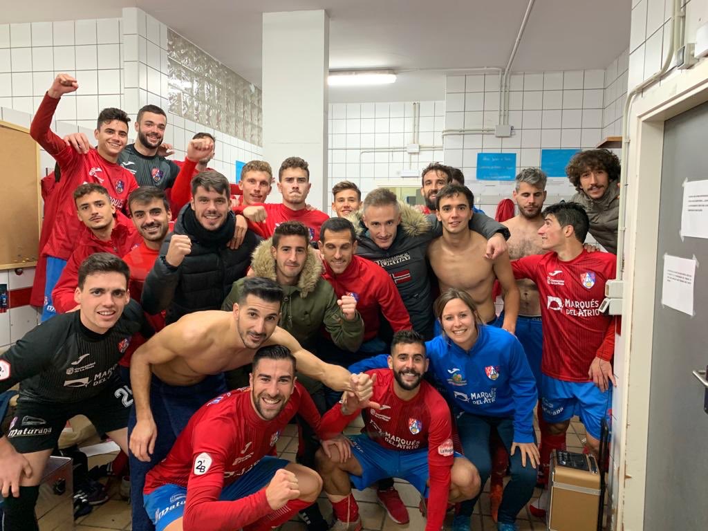 SParlito__'s tweet photo. El fútbol siempre te da todo lo que te quita, la suerte y la victoria hay que ir a buscarla siempre. Enhorabuena cachorros ❤️💙 https://t.co/NS43YOiRmx