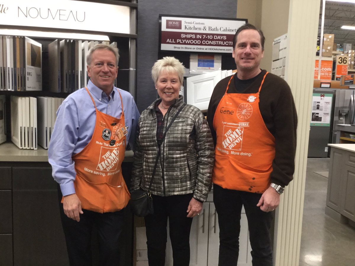 #everystoreeveryday @thd_jeffclark @DerekTHD <a href="/THDYuda/">Yuda Arbeli</a> <a href="/THDNick/">Nick Shelton</a>   Working together to give the best customer experience possible at 1540