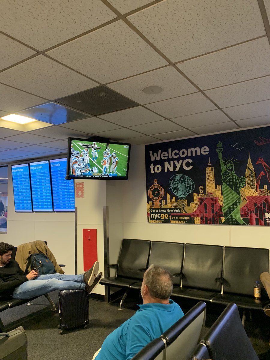 Pre flight football watch <a href="/LGAairport/">LaGuardia Airport</a> #KeepPounding #NYC