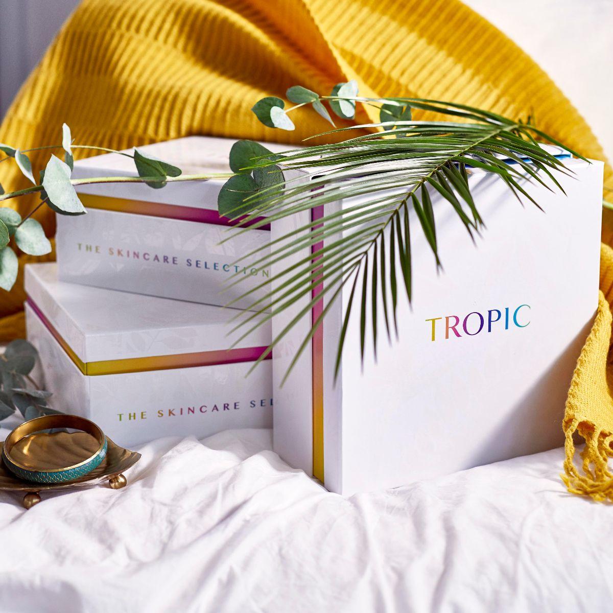 TropicSkincare's tweet photo. How good would our Skincare Selection https://t.co/4dgINJZPgx look under your Christmas tree?! 🎄

Tag someone to give them the not so subtle hint 🙌 https://t.co/3G6Jaeq56K