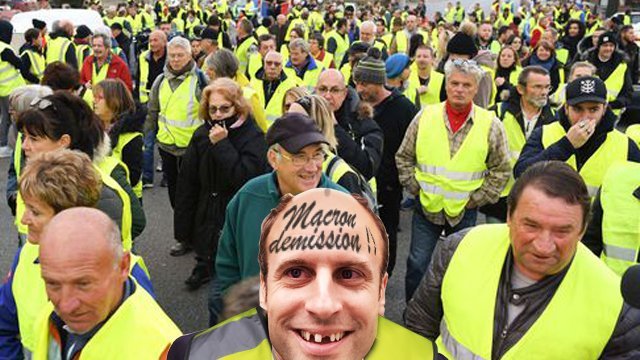 RottElkrief's tweet photo. Je suis de retour après plus d'un an de Ban. #macron est toujours président? Au fait vous m'avez grave manqué^^ https://t.co/5LrTHxTMNE