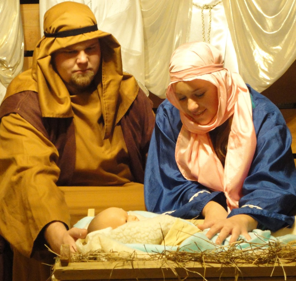 2019 Christmas Candlelight Walk blog.tellico-plains.com/2019-christmas…