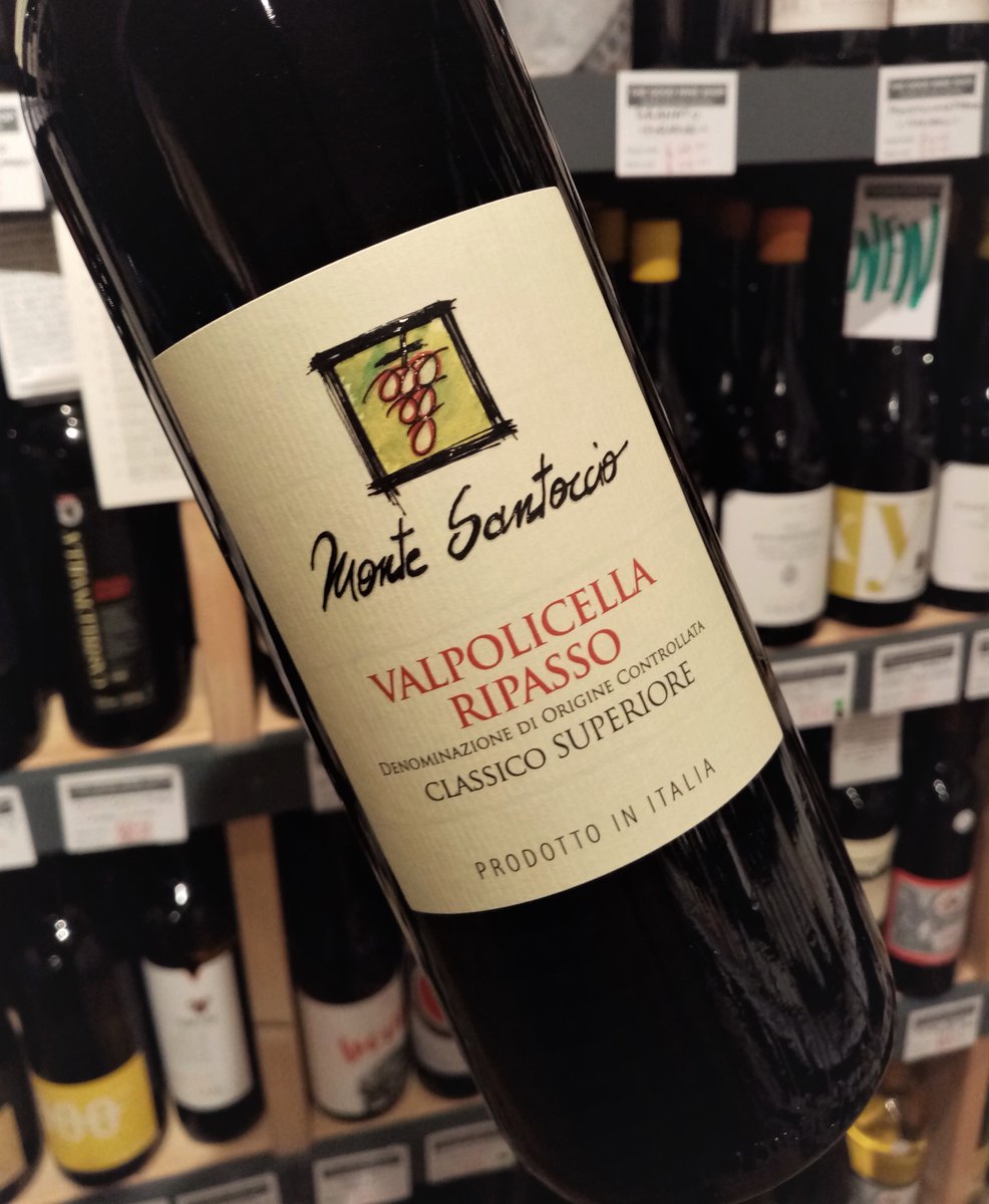 A blend of ripe and air dried grapes gives stewed, dried fruits and amazing concentration and power, pefect for Chrismas!

#Christmas #valpolicella