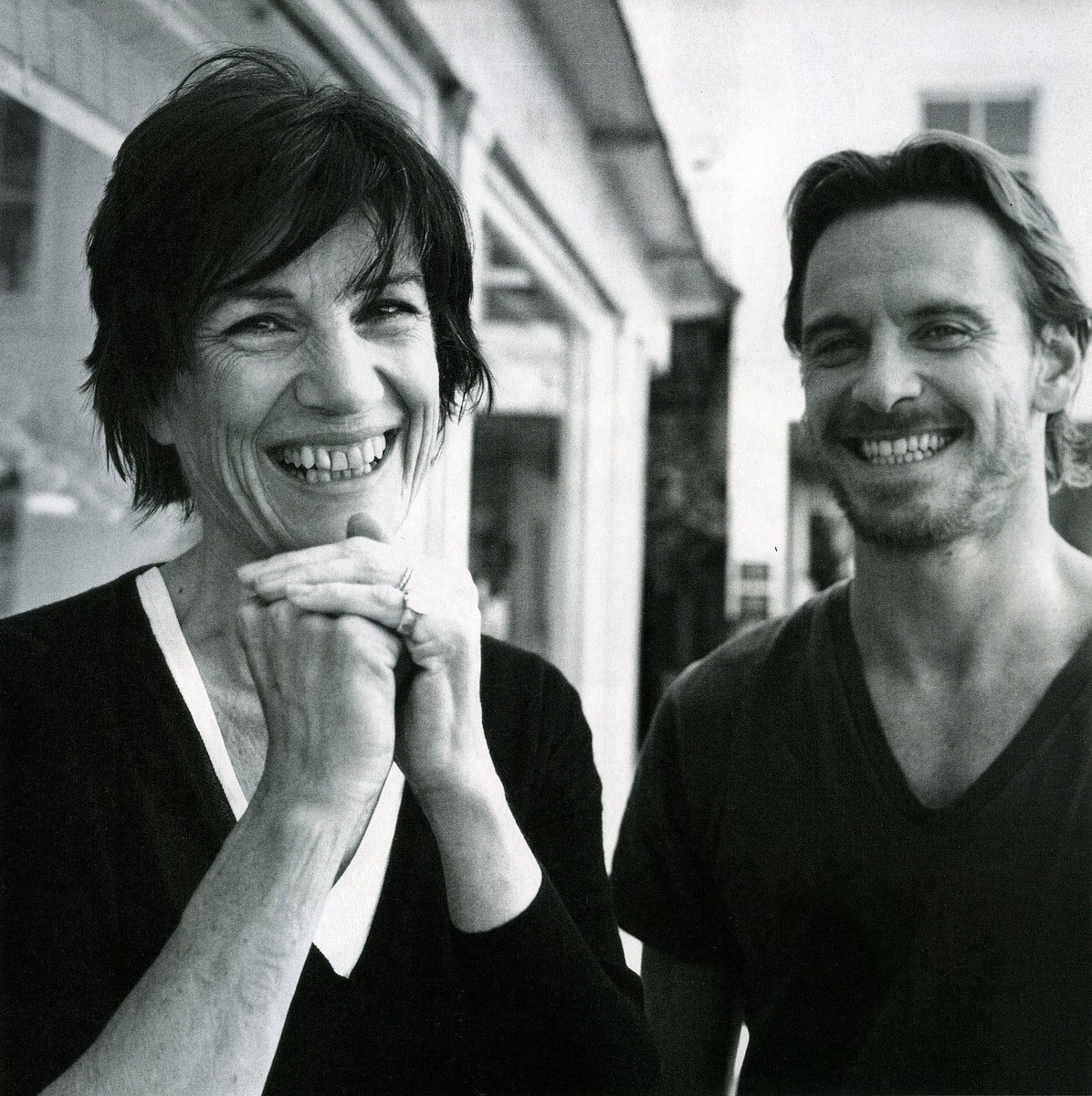 Like scenes from a French film: #MichaelFassbender and #HarrietWalter #Vogue Italia (2010). Wonderful photos by #BruceWeber 📸