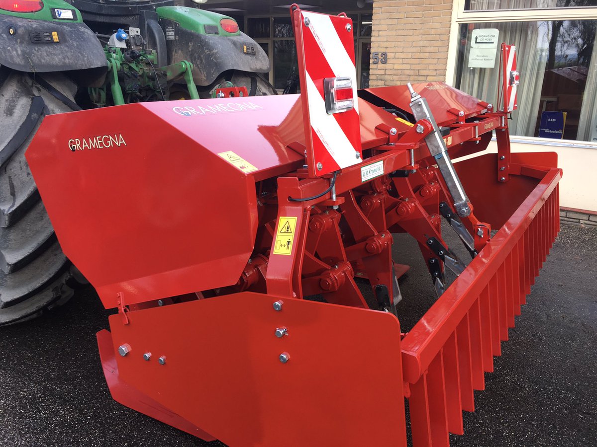 wnkramernl_bv's tweet photo. #afleveren #spitmachine #gramegna #kramer #burgerbrug @wnkramernl_bv #commandeur #heerhugowaard https://t.co/EeW3DbFAna https://t.co/M4BKw3HrCo