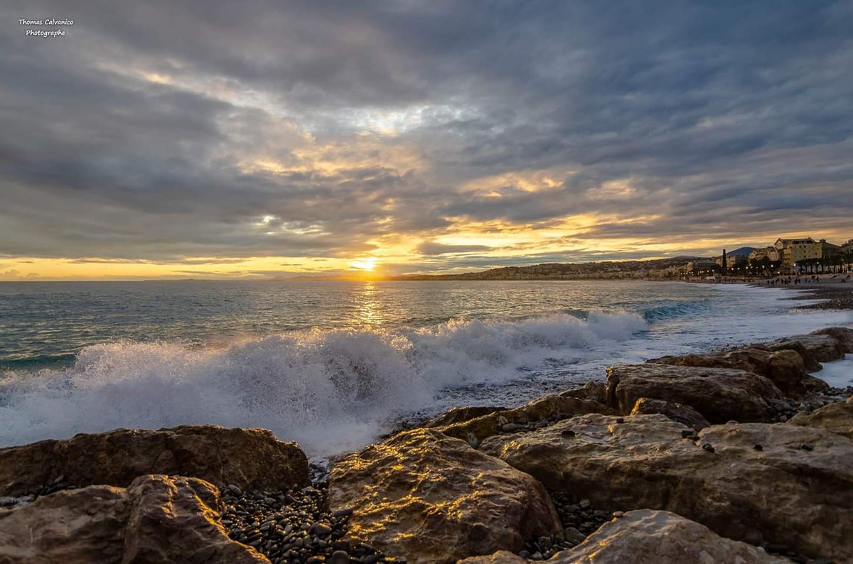 ThomasCalvanico's tweet photo. Après la tempête revient le soleil à Nice ❤️.

#france #fierdusud #NiceMoments #visitcotedazur #frenchriviera #picoftheday #beauty #love #nice06  #CotedAzur #IloveNice #merveillesdefrance #hello_france  #beautiful  #CotedAzurFrance  #topnicephoto  #explorenicecotedazur https://t.co/8rRKybARWI