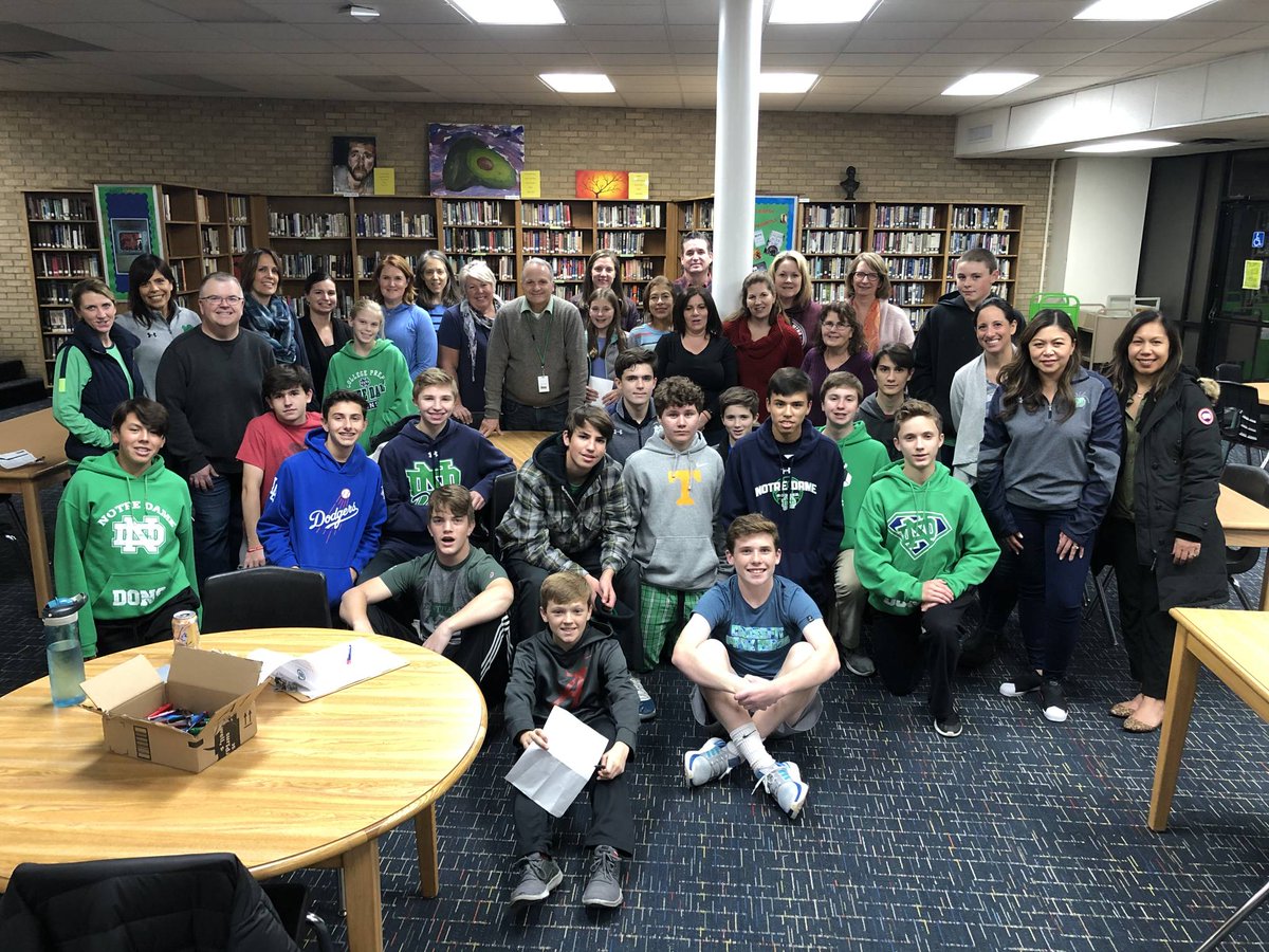 nddons's tweet image. Earlier this month, our Parents Association packed ~150 Blessing Bags for Catholic Charities. And last Saturday, Dads Club prepared meals at Feed My Starving Children. Thanks to all the parents and families who participated in these projects! #CoreValuesinAction #WeAreHolyCross