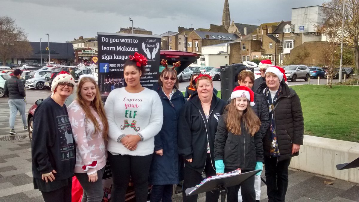 #ThankYou to #TheOmnibusProject &amp; #TheLyricalHandsSigningChoir for coming to the 15th #HerneBayCarnival #WinterWonderland yesterday &amp; performing signed #ChristmasCarols even in the rain that came &amp; went during the performance.
