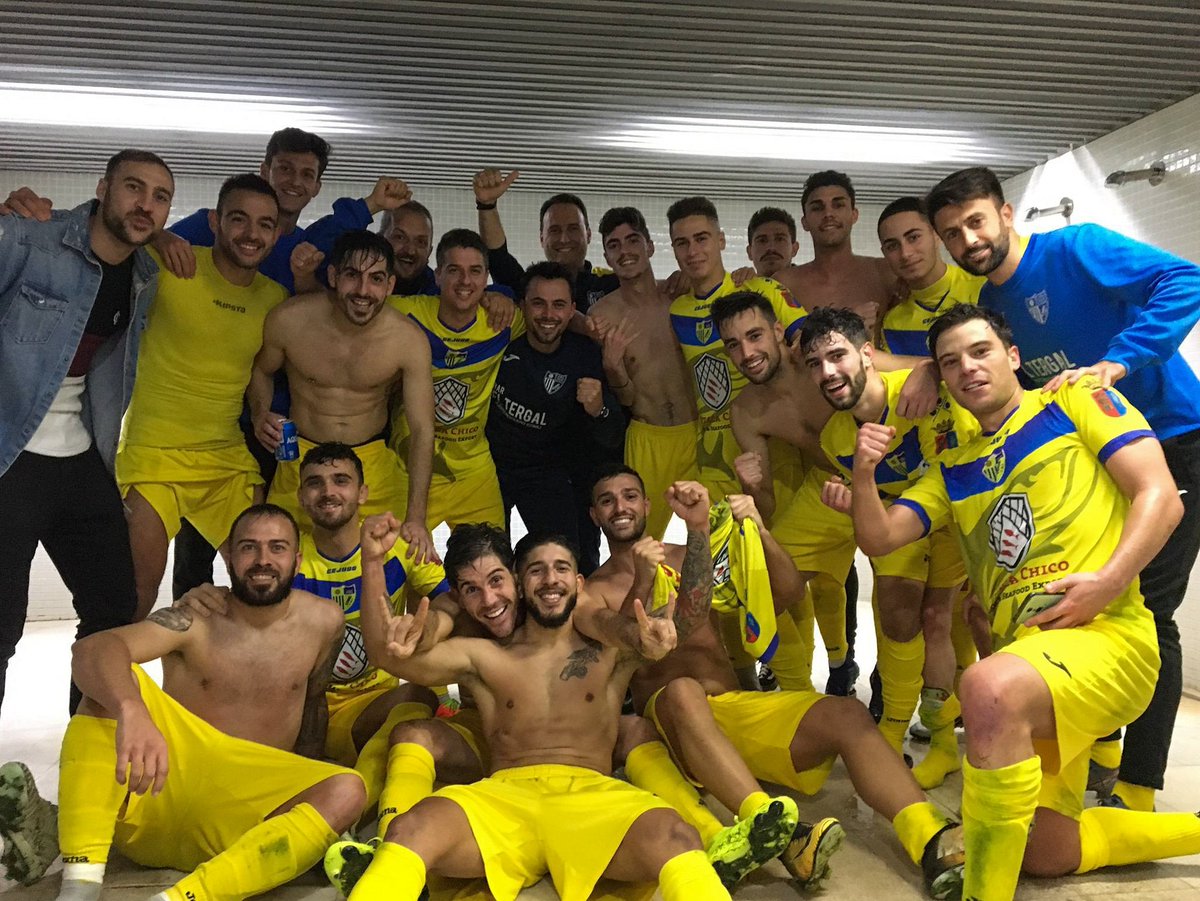 Poco a poco haciendo las cosas cada día mejor, enhorabuena panda de cabrones. 💛⚽💙. <a href="/conilcfoficial/">Conil C.F.</a>