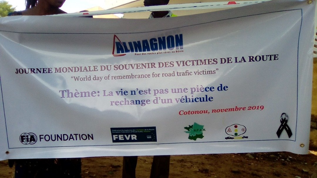 ong_alinagnon's tweet photo. Ce 22 Novembre 2019, L'ONG ALINAGNON, a une fois encore, organisé la journée mondiale du souvenir des victimes d'accident (@WDoR2019). C'était l'occasion de rappeler au monde, que La vie n'est pas une pièce de rechange d'un véhicule. 
#wdor2019 https://t.co/I5Z1lutohq