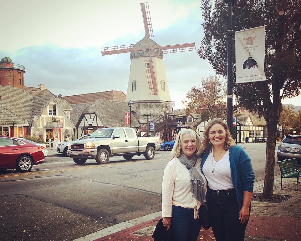 FeoChin's tweet photo. Weekend 2 of 2 in Solvang with the 2nd of 2 sets of parentals, sibs and progeny. This week: The Raus! #SolvangUSA #OstrichlandUSA #WeHaveReturned #InLawOutings #Grateful https://t.co/sMvJ5mPHN4