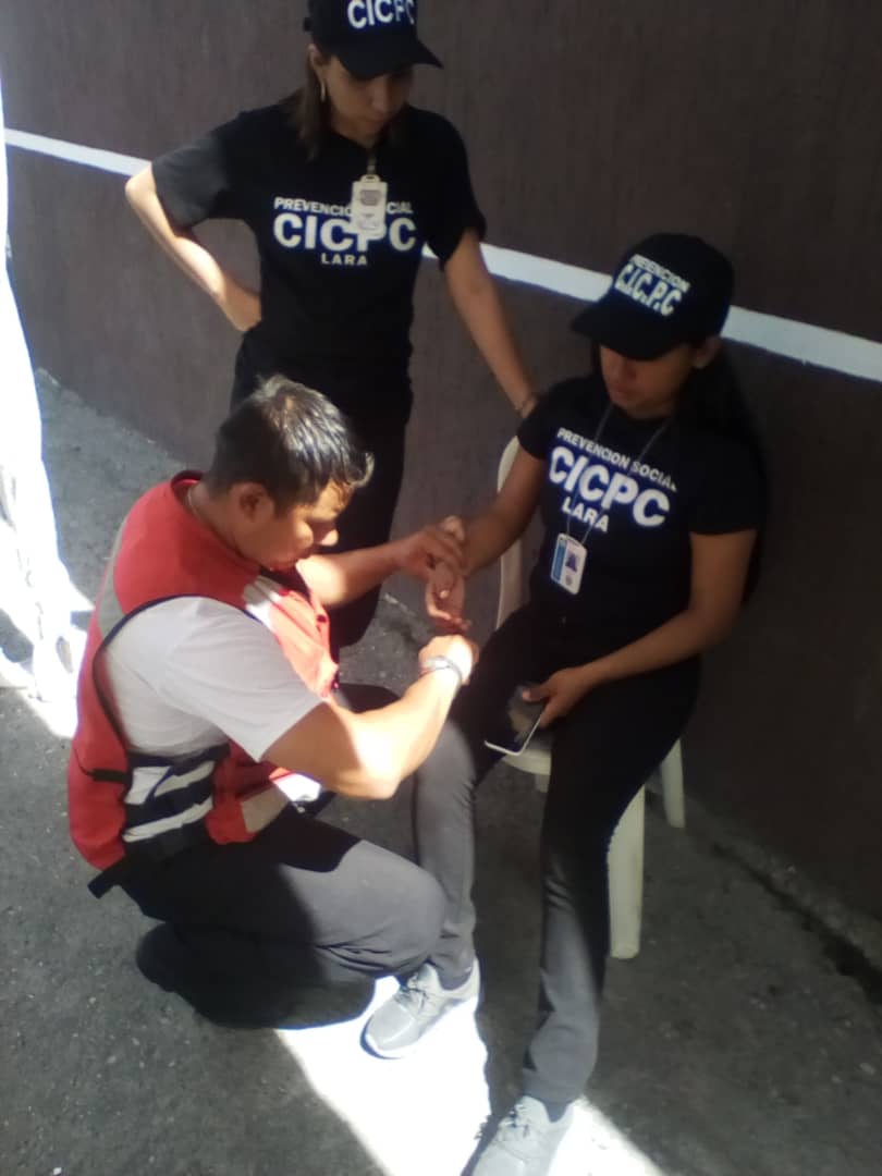 En el cierre de la #ExpoCriminalisticaLara <a href="/cicpclara/">Deleg Estadal Lara</a> nuestro equipo del URI realizando atención pre hospitalaria