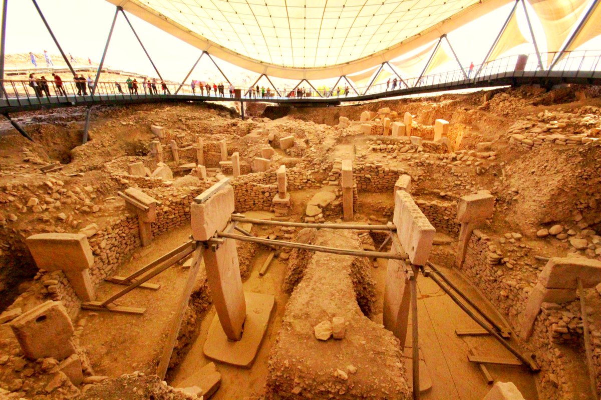 Zamanda yolculuk yaptıran #Göbeklitepe, dünyaca ünlü National Geographic Dergisi’nin belirlediği “2020 Yılında Gidilecek En Heyecan Verici 25 Yer” listesinde yerini aldı.