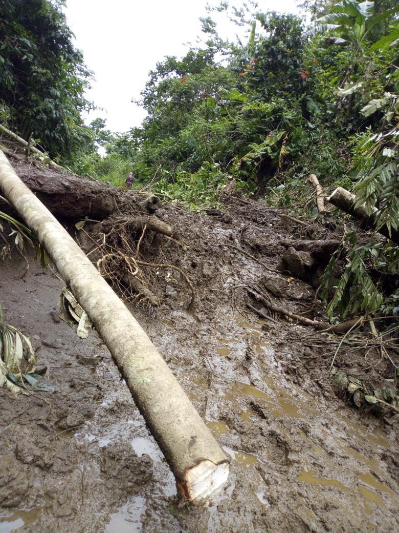 Lucoderasbl's tweet image. SOS, les éboulements et inondations font la rage sur l'axe Walikale - ITEBRO fief électorale de Mme la Ministre Élisée M. Que cette élue du peuple fasse tout pour réhabiliter cette route d'intérêt commun.
