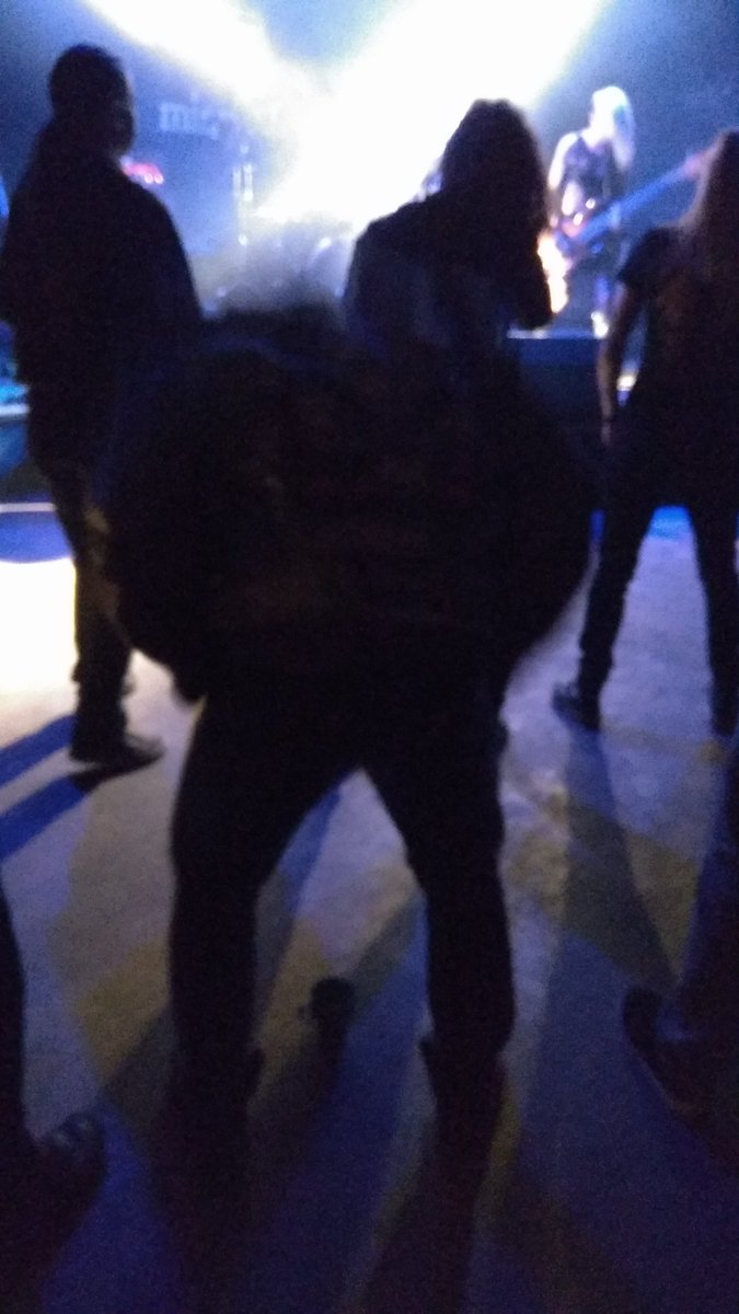 Die härtesten Headbanger sind die mit den Kaffeetassen zwischen den Füßen!
&lt;3 <a href="/olki/">Volkmar @volkmar@osna.social</a> 
#toxicarmy #bierzurfeier <a href="/Mir_zur_Feier/">Mir zur Feier</a>