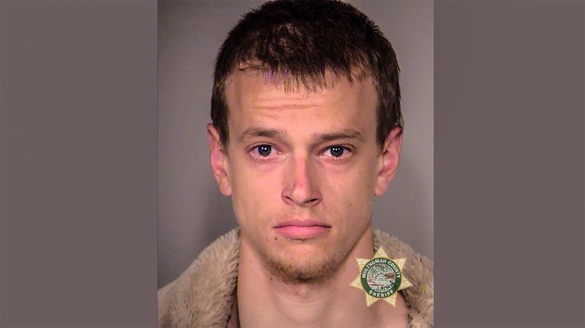 Damion Zachary Feller, a 23-year-old antifa militant, was sentenced to 5 years in prison related to a violent May Day riot in 2017 in Portland. Feller tried to set a police cruiser on fire by throwing flares inside. He also started a fire inside a downtown Target.  #AntifaMugshots