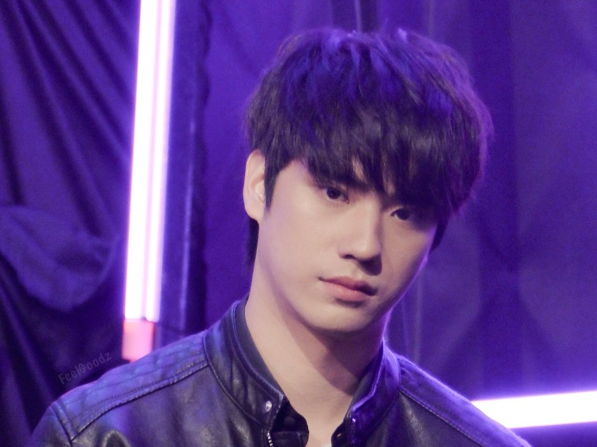 FeelGoodz_'s tweet image. โอ๋น้อง หอมหัวลูก ~ 

#TEeThanapon 
#superboyprojectweek10