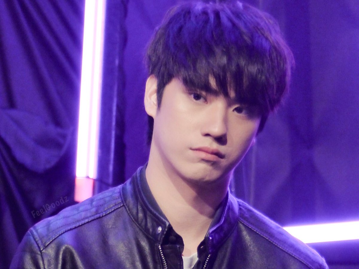 FeelGoodz_'s tweet image. โอ๋น้อง หอมหัวลูก ~ 

#TEeThanapon 
#superboyprojectweek10