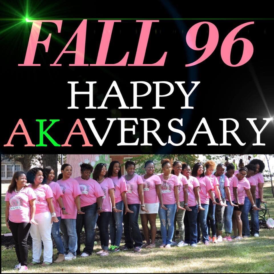 1stChAKAlate's tweet image. —almost forgot. 👀
Today is my AKAversary.😬
#GammaPhiMade #2wenty3hree #Fall96 #RIPJanice 💕💚💕