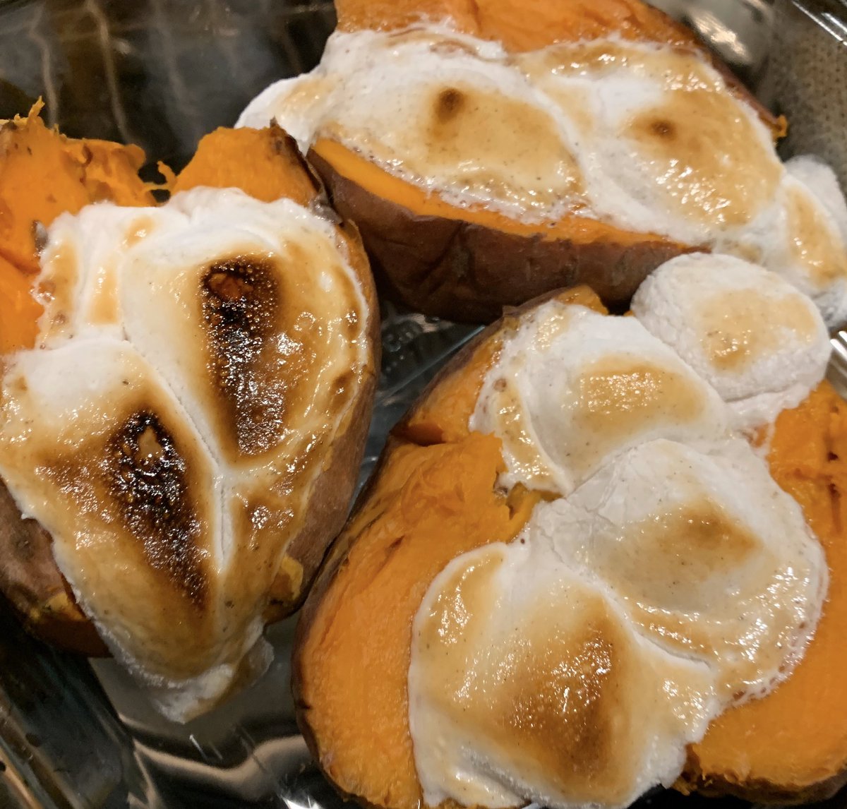 plushpuffs's tweet photo. Marshmallows on your yams/sweet potatoes - yes or no? We like them both ways but firmly believe that if you’re a “yes” you’ve got to go with Gingerbread Plush Puffs. No contest. #sweetpotatoes #yams #marshmallows #plushpuffs #Thanksgiving #recipes #sidedish #carbs https://t.co/RhzAd9TTQJ