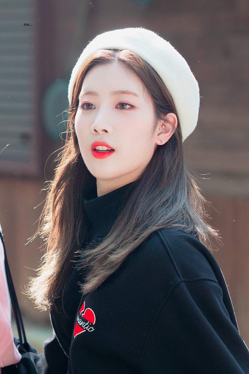 Kimlip; dirt/sandShe got dared to and would never back down from a dare, she was also really curious